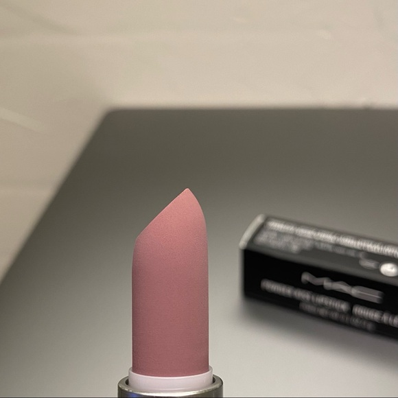 MAC “Ripened” Powder Kiss Lipstick 918 - Picture 5 of 15